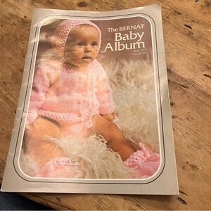 The BERNAT Baby Album Book To Knit 5235-187 knitting baby clothes Magazine